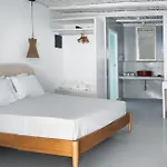 Casa Frati Suites&villas Perivolos (Santorini)