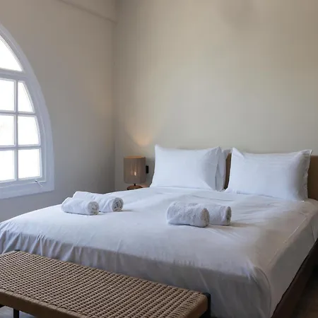 Frati Beachfront * Perivolos (Santorini)