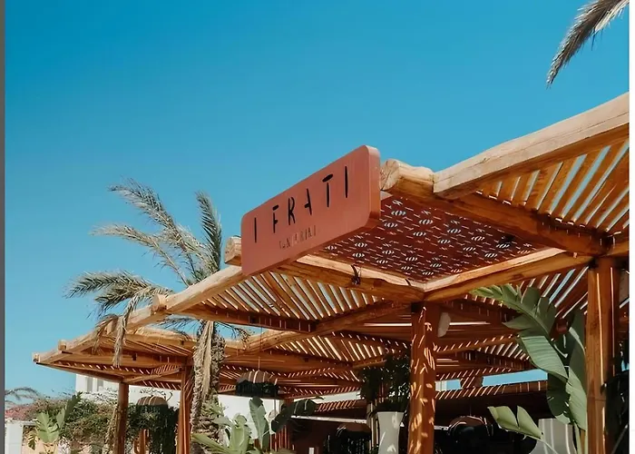 Szálloda Frati Beachfront