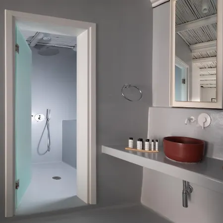 Frati Beachfront Hotell *