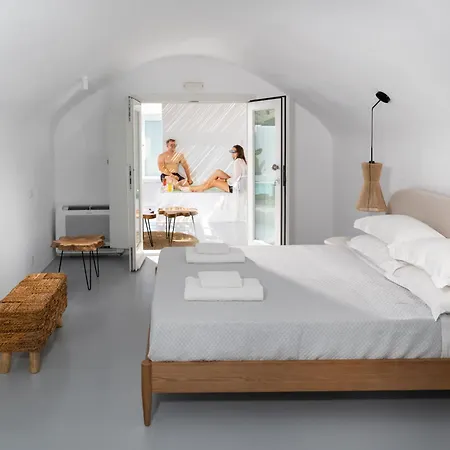 Casa Frati & Perivolos (Santorini)