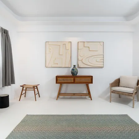 Frati Beachfront Hotell