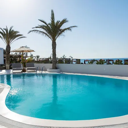 Frati Beachfront Perivolos (Santorini)