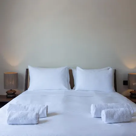 Frati Beachfront Hotell