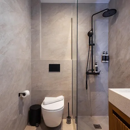 Hotell Frati Beachfront