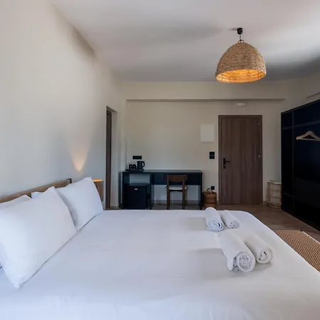 Frati Beachfront * Perivolos (Santorini)