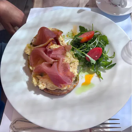 Casa Frati & ホテル ペリヴォラス