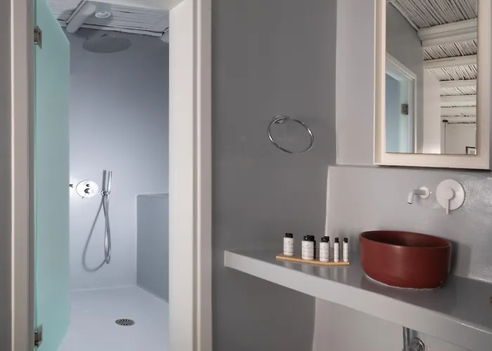 Frati Beachfront Отель *