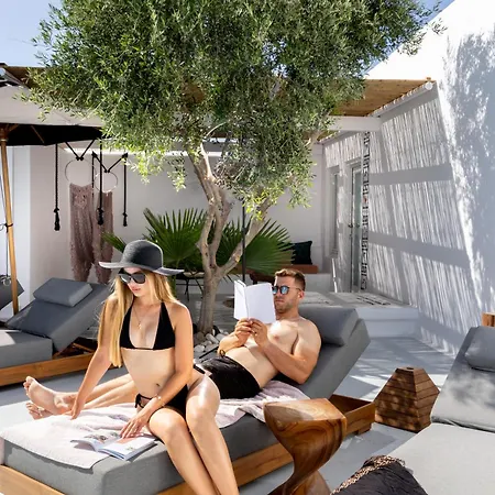 Frati Beachfront *