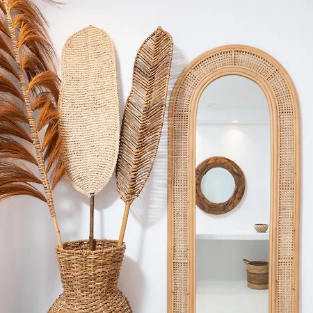 Отель Frati Beachfront *