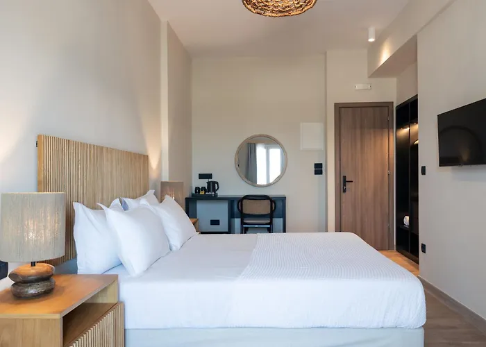 מלון Frati Beachfront פריבולוס