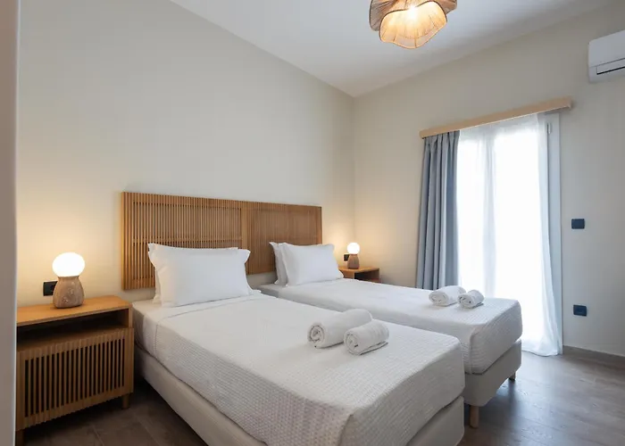 מלון Frati Beachfront