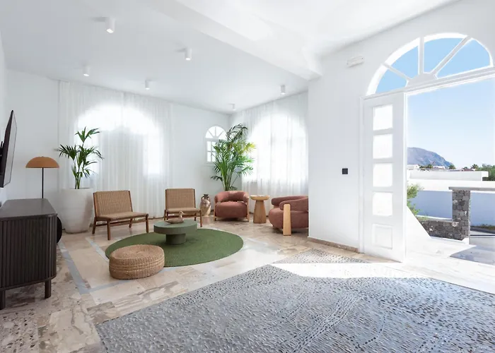 מלון Frati Beachfront פריבולוס