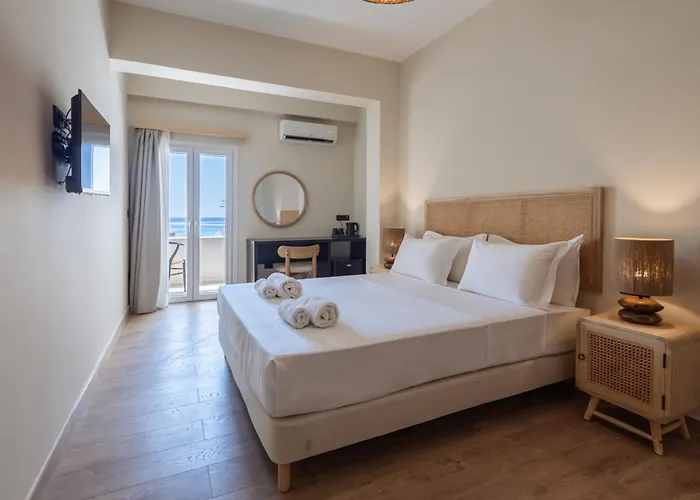 Отель Frati Beachfront Периволос