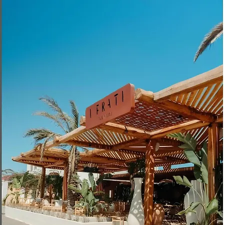 Ξενοδοχείο Frati Beachfront
