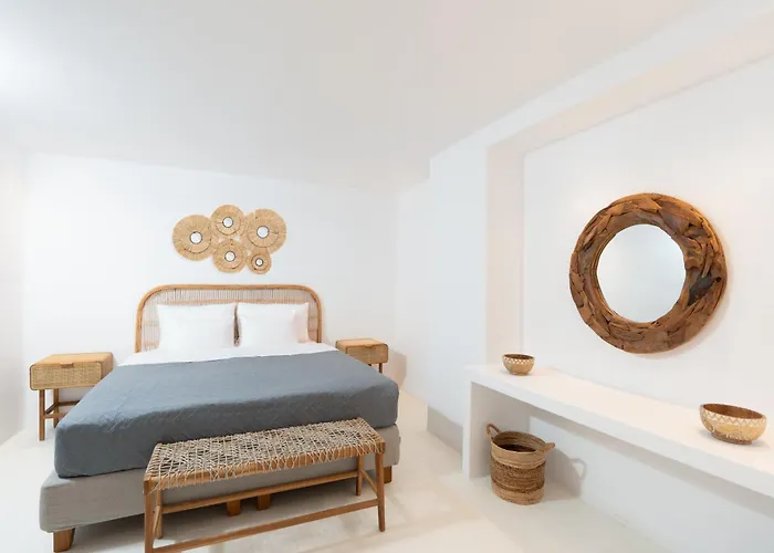 Frati Beachfront Hotel Perivolos (Santorini)